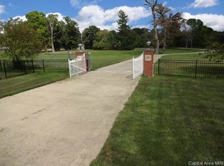 1100 Old Tipton School Rd, Sherman, IL 62684
