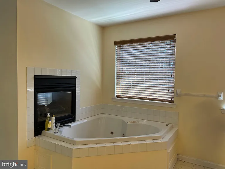 95 Roosevelt Blvd — Photo 16