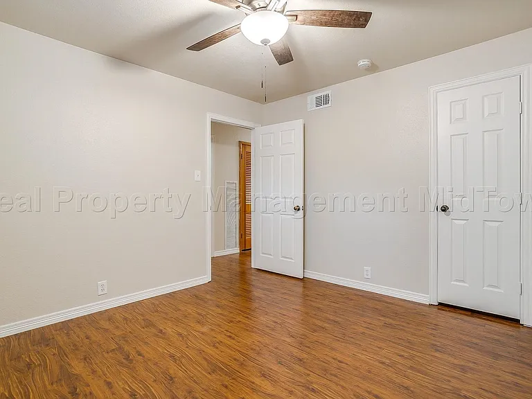 1813 Thomas Pl — Photo 25
