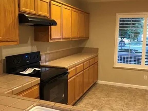3rd image of 1787 Edgewood Ct
