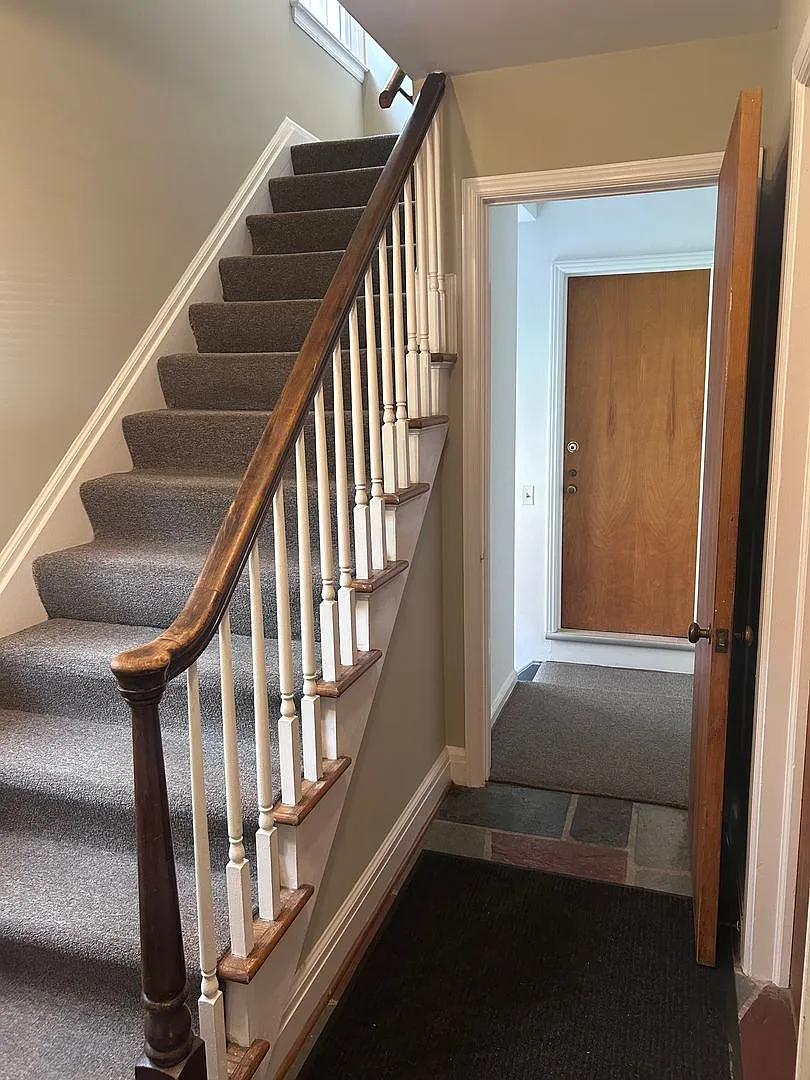 1 bed, 1.0 bath, 1054 sqft, $1,895 — Photo 2
