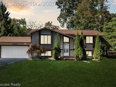 8760 Cooley Beach Dr, White Lake, MI, 48386