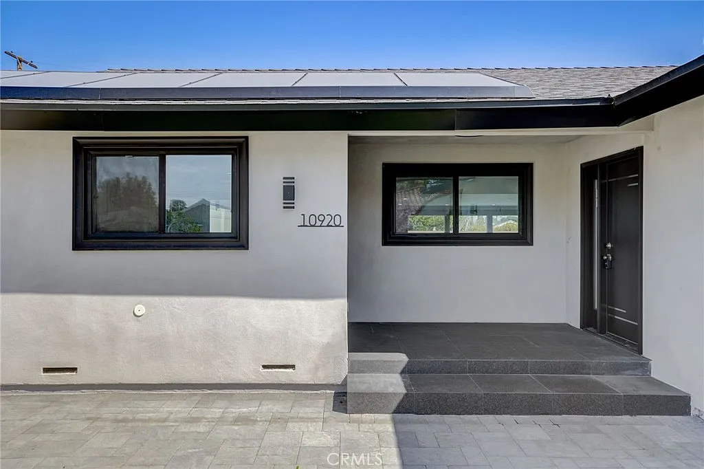 3 bed, 2.5 bath, 2000 sqft, $5,999 — Photo 3
