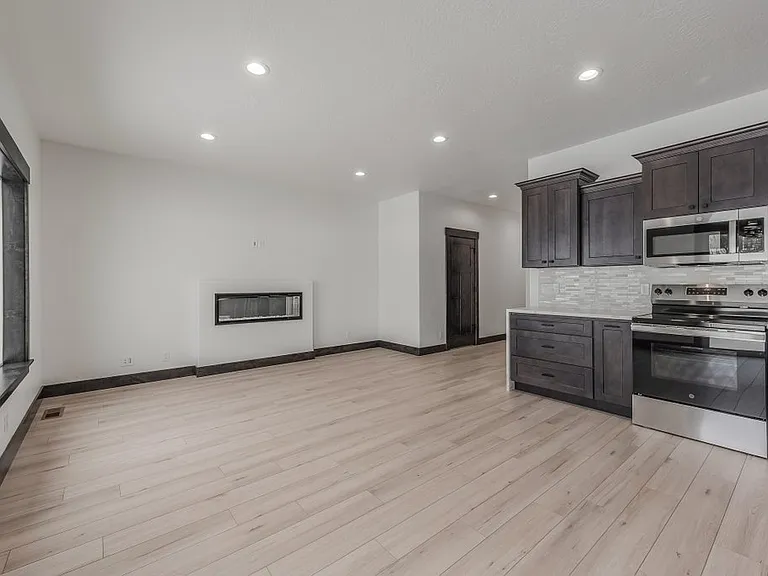 218 E Lobo Loop — Photo 9