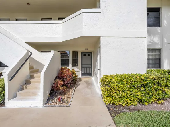 5881 Parkwalk Drive, Boynton Beach, FL 33472