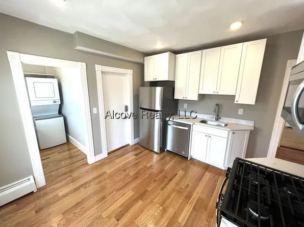 (undisclosed Address), Somerville, MA 02143