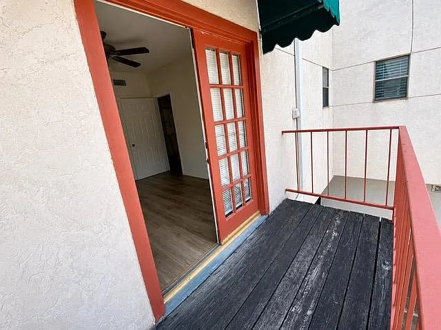 706 W 22nd St #205 — Photo 14