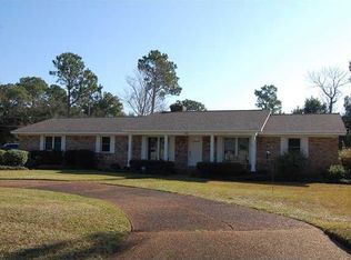 800 Bay Cliffs Rd, Gulf Breeze, FL 32561