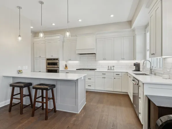 4901 Hawthorne Ct Suite 204, Edina, MN 55436
