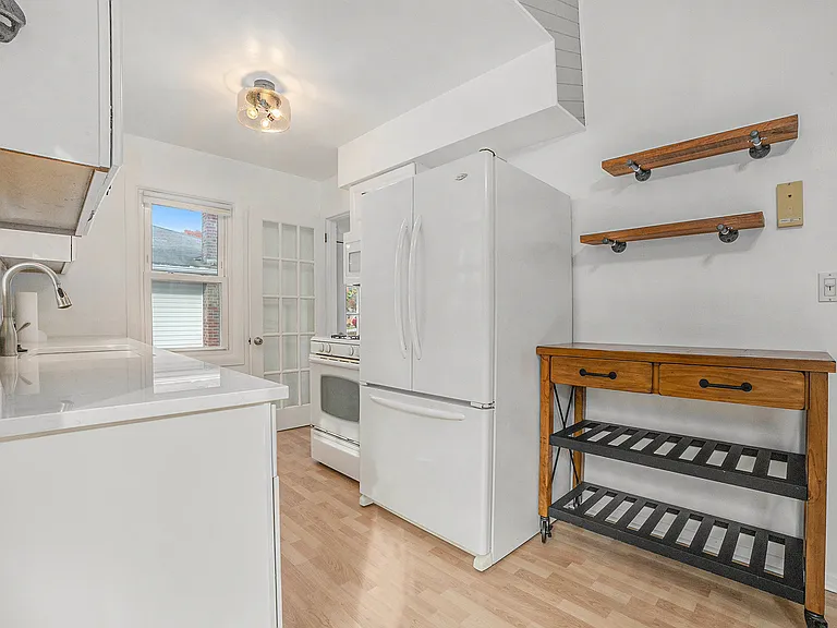 1437 Lewison Ave NE — Photo 3