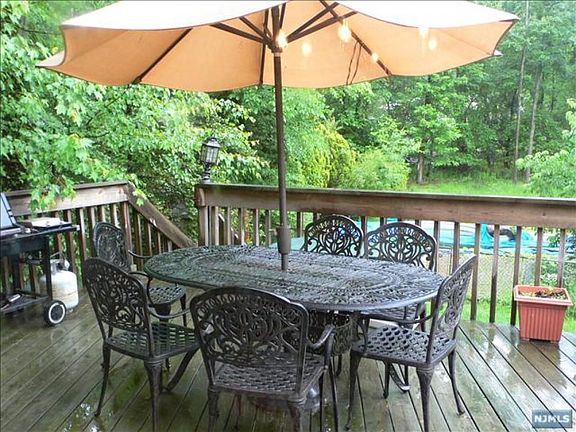 5th image of 544 Bernita Dr