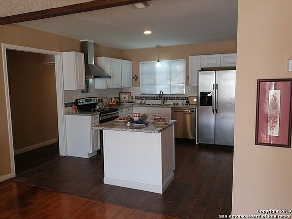 4th image of 323 Adrian Dr