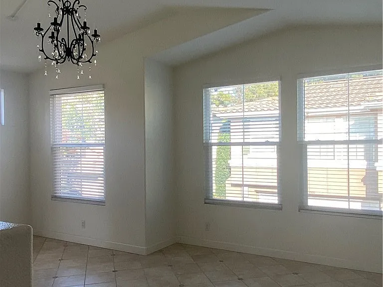 3301 Orangewood — Photo 4