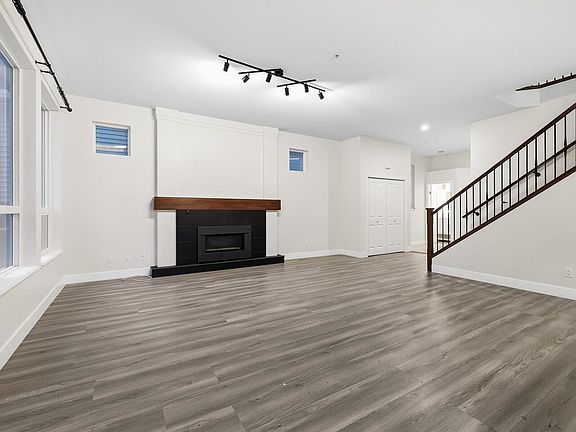 4th image of 10428 McEachern St