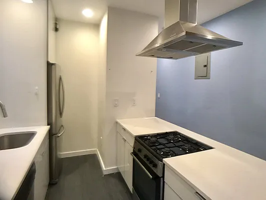 Rented by Bohemia Realty Group | media 36