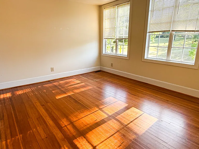 208 N Buchanan Blvd #5 — Photo 4