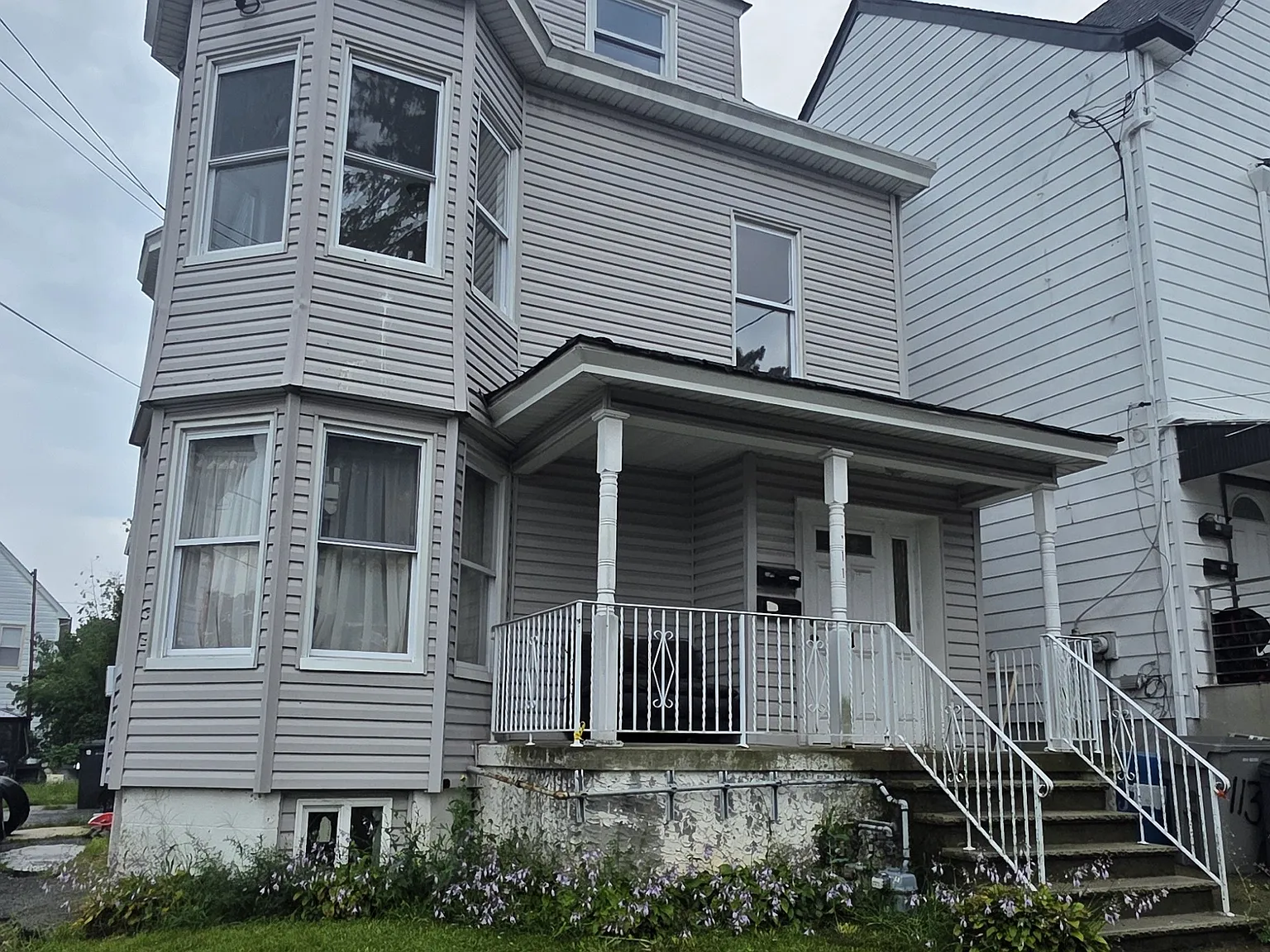 3 bed, $3,200 — Photo 1