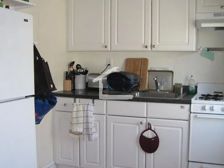 264 Kelton St #10 — Photo 5