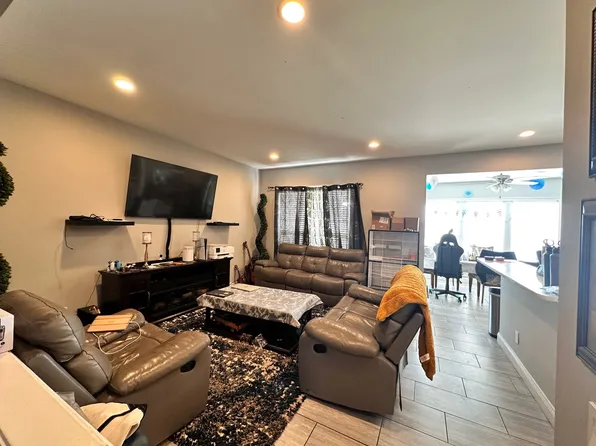 20691 Erskine Ter, Ashburn, VA 20147