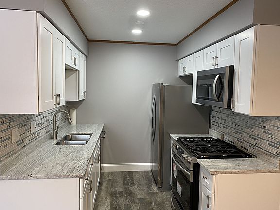 4th image of 781 Wellington Ave #781