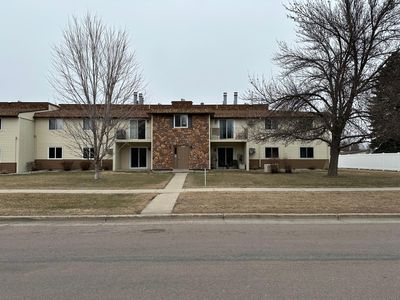 3249 16th Ave S APT 1, Fargo, ND, 58103
