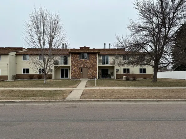 3249 16th Ave S APT 1, Fargo, ND 58103
