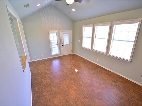 4th image of 3743 Landseer Dr