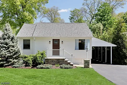 28 Minnehaha Blvd Photo 1