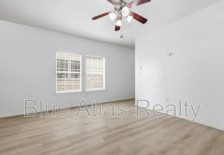 908 Drexel St #B — Photo 4