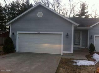 2942 Ridgeview St, Muskegon, MI 49445