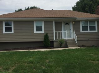 2108 NE Knollbrook St, Lees Summit, MO 64086