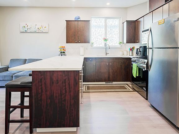 3rd image of 11509 228th St