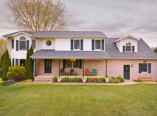 2440 Gilbert Rd, Lansing, MI 48911