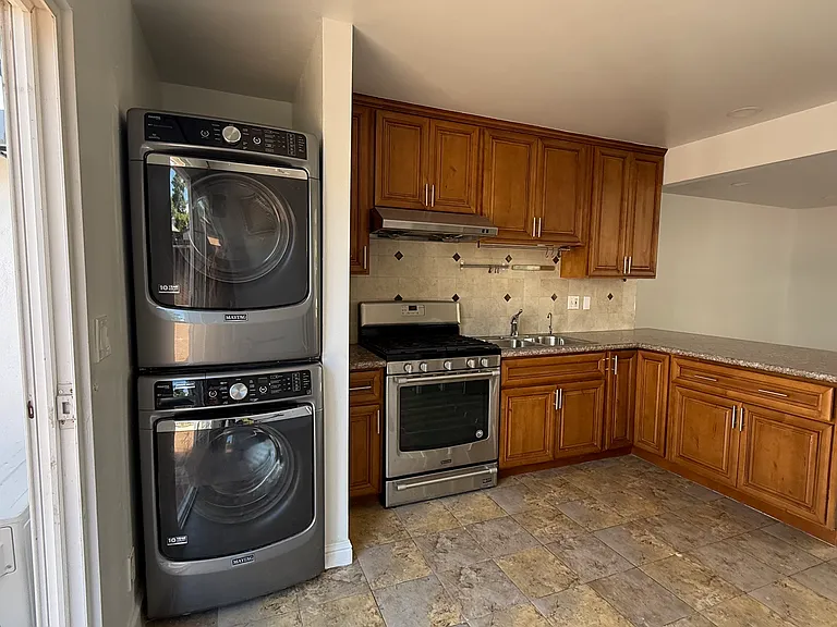 252 Chestnut Ave — Photo 9