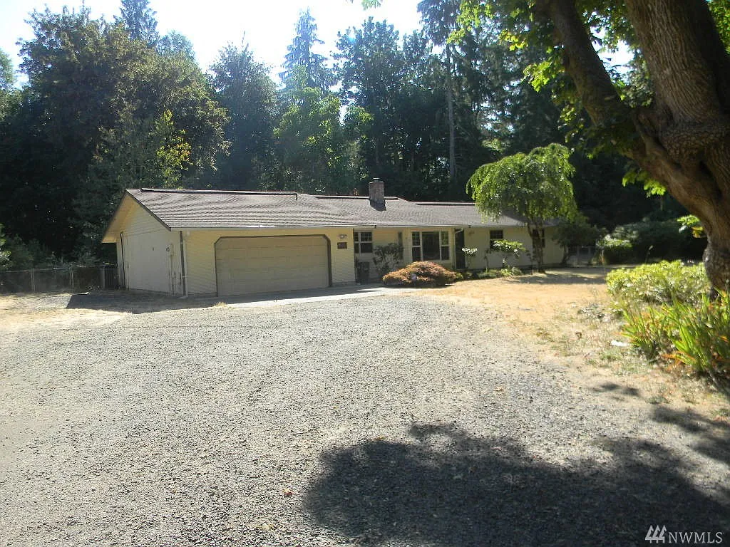 6139 Waldon Dr SE photo 1