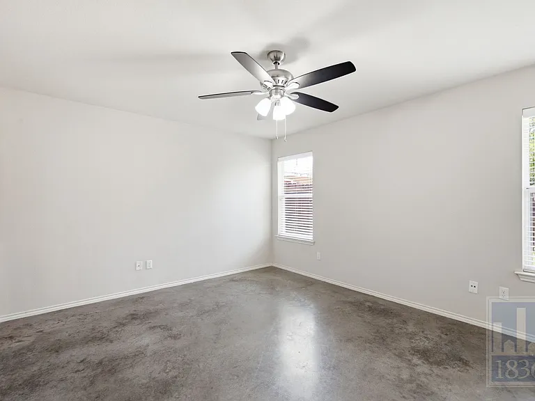 4508 Felicity Ln — Photo 11