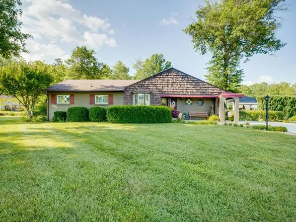 103 Sunnylea Dr, Richlands, VA 24641
