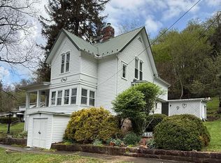 97 S High St, Philippi, WV 26416