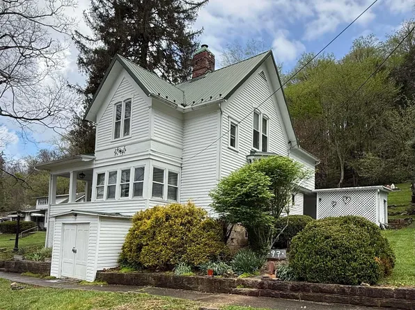 97 S High St, Philippi, WV 26416