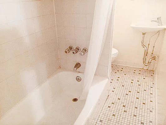 Rented by AJ Clarke | media 12