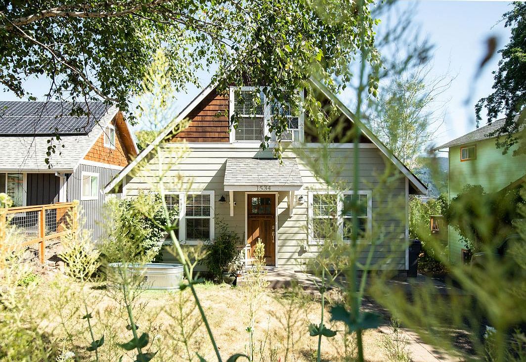 1534 Columbia St, Hood River, OR 97031 Zillow