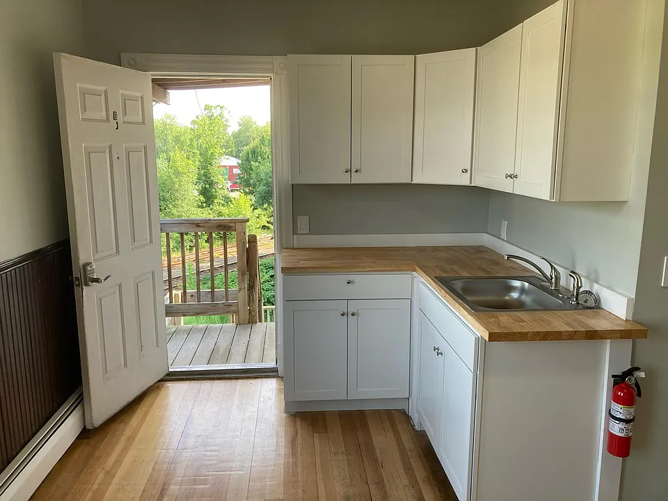 358 Main St #6