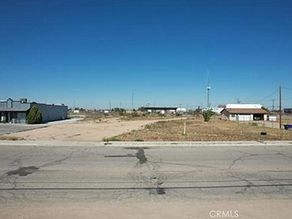 5th image of 18040 Jonathan St