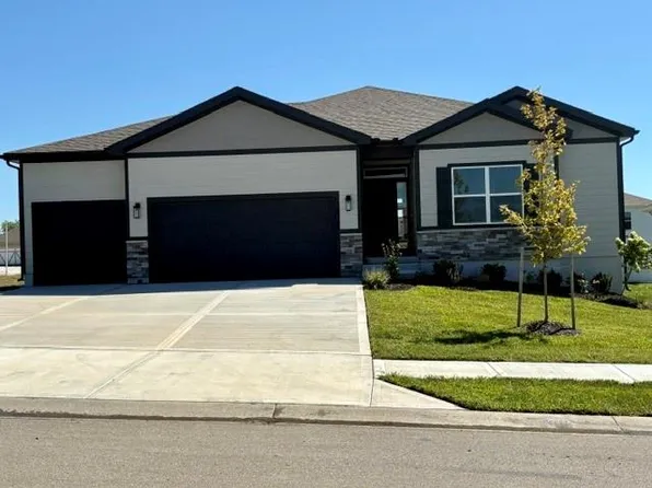 16767 S Hall St, Olathe, KS 66062