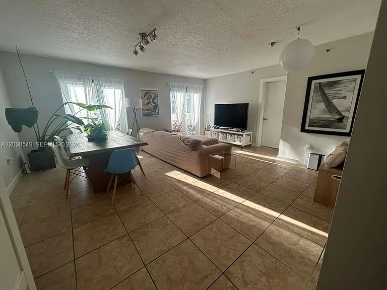 227 Michigan Ave #502 — Photo 14