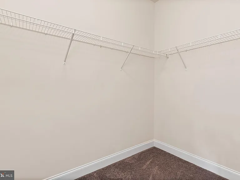 1323 Saxton Way — Photo 17