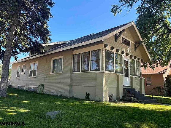 2nd image of 842 1st Ave
