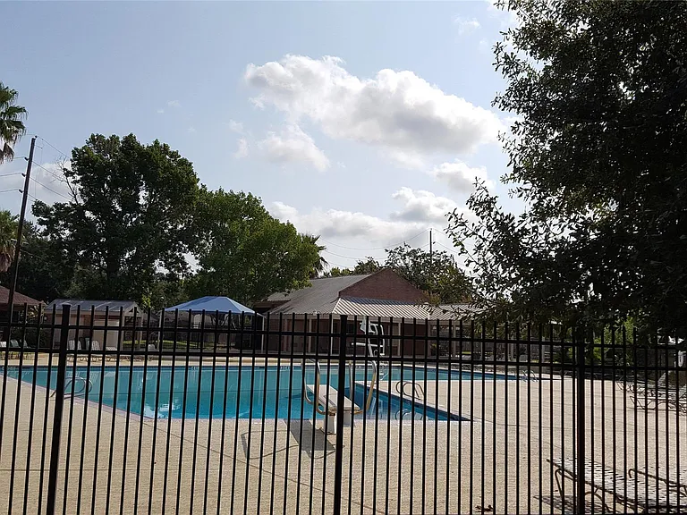 3026 Silver Spring Trl — Photo 33