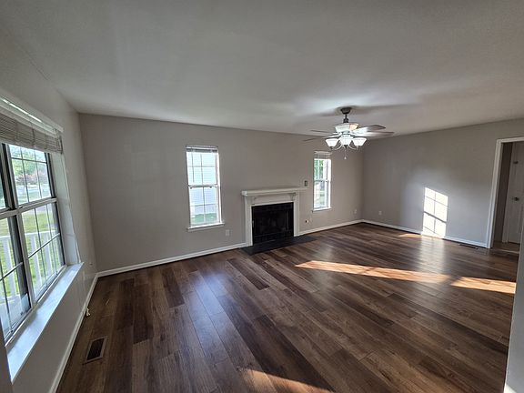 3rd image of 510 Musket Dr