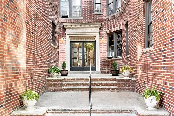 Rented by Engel and Volkers Brownstone Brooklyn | media 11
